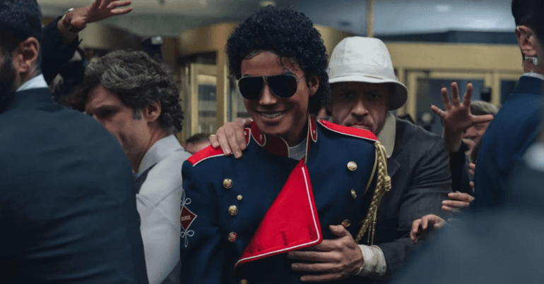 Michael estreia no cinema para alegria dos fãs